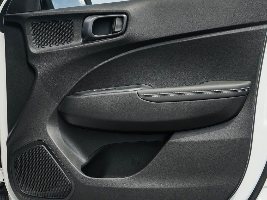 New 2026 Hyundai Venue SEL FWD image 9