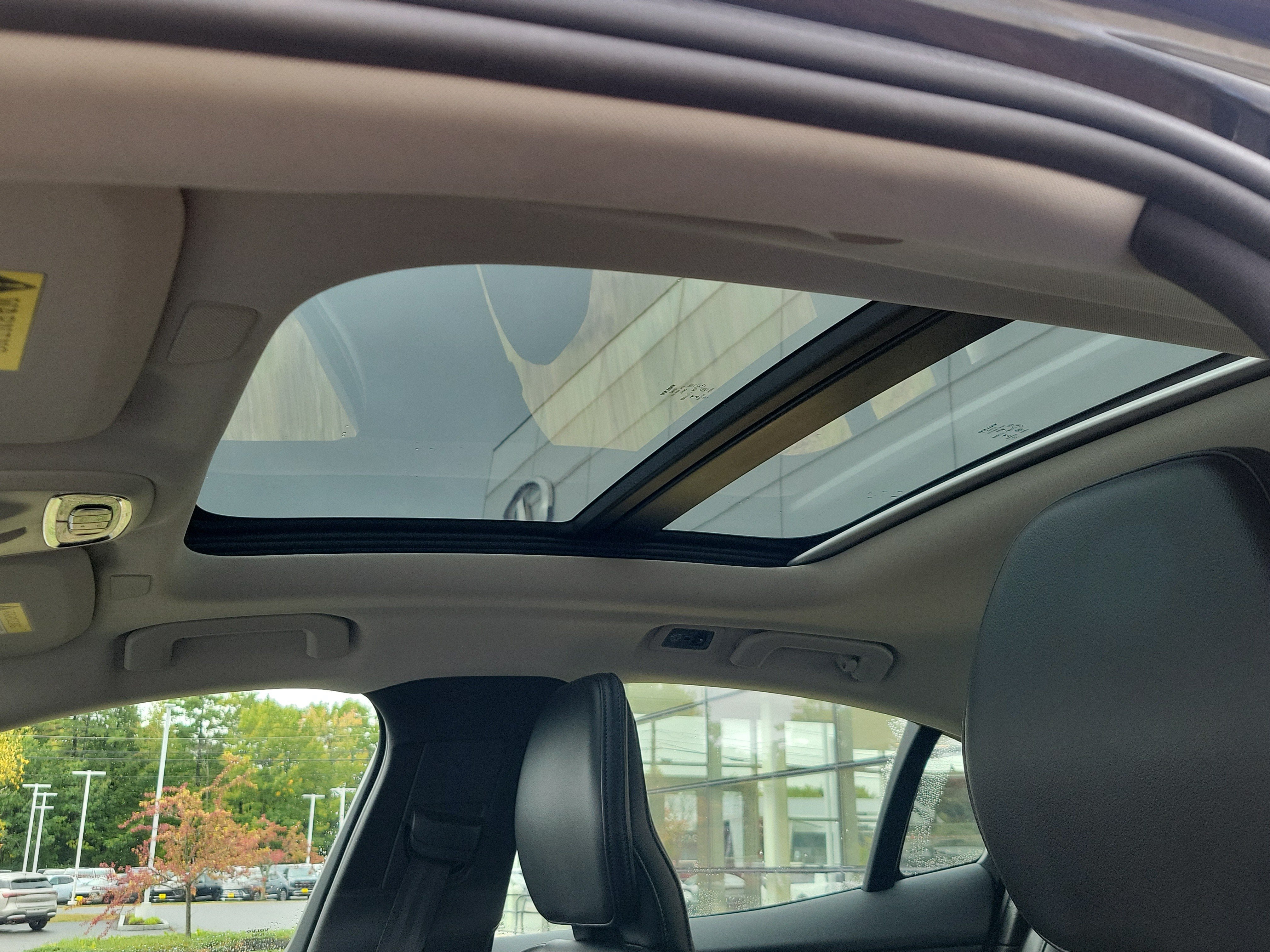 Used 2021 Volvo S60 T5 Momentum w/ Premium Package FWD image 28