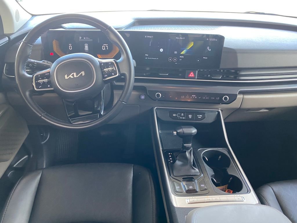 Used 2025 Kia Carnival image 12