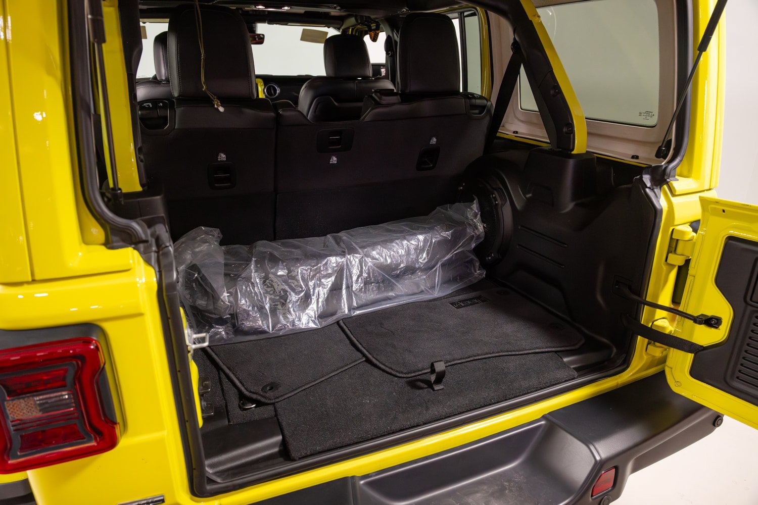 Used 2023 Jeep Wrangler Unlimited Rubicon 392 w/ Trailer Tow Package AWD/4WD image 41