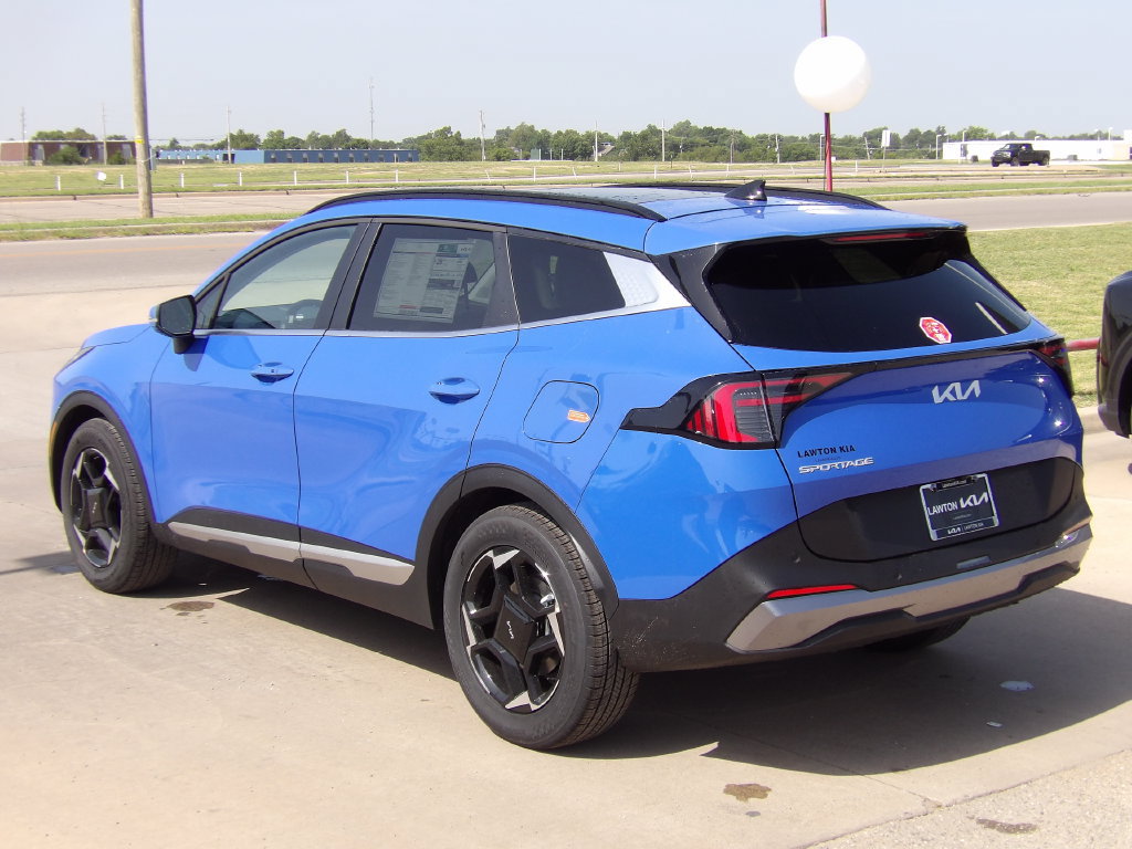New 2026 Kia Sportage EX w/ EX Panorama Roof Package FWD image 8