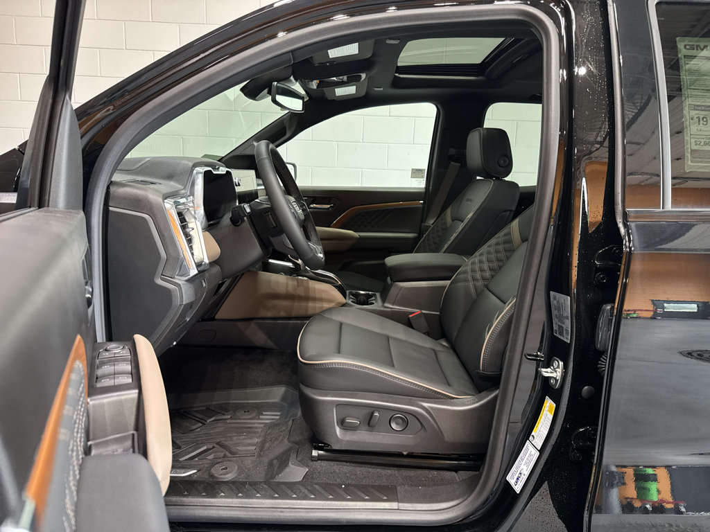 New 2026 GMC Canyon Denali w/ LPO, Denali Black Edition AWD/4WD image 15