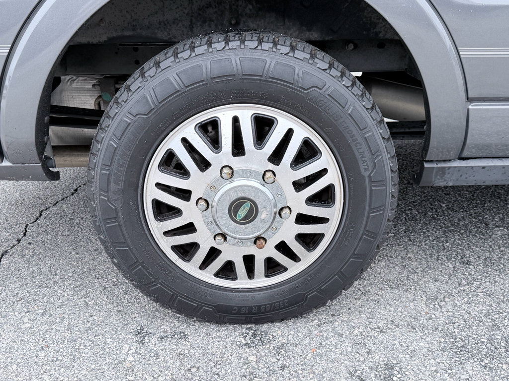 Used 2022 Ford Transit 150 Low Roof AWD image 38