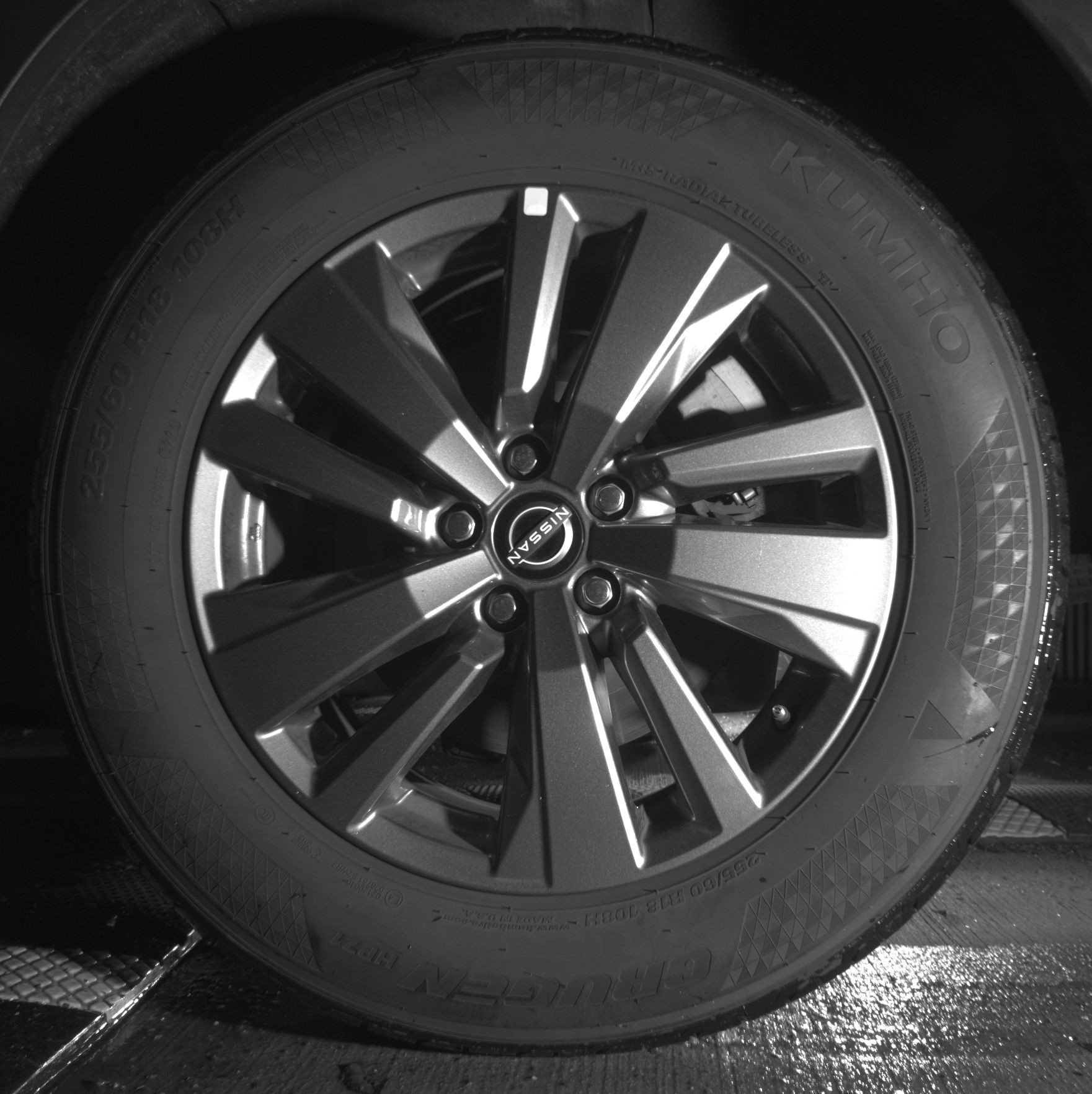 Used 2025 Nissan Pathfinder SV image 14