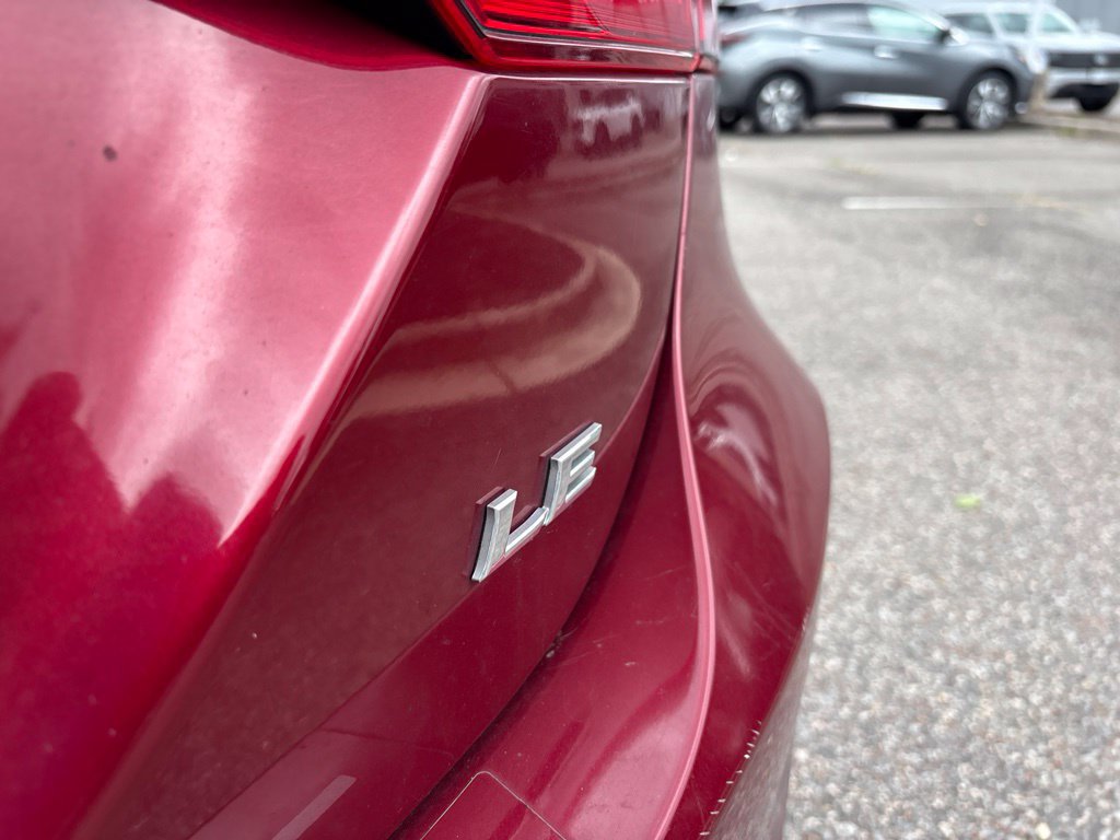 Used 2020 Toyota Camry LE FWD image 16