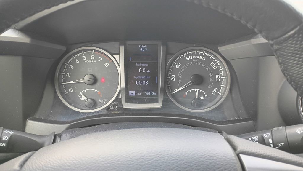 Used 2017 Toyota Tacoma TRD Sport w/ Premium & Technology Package image 10