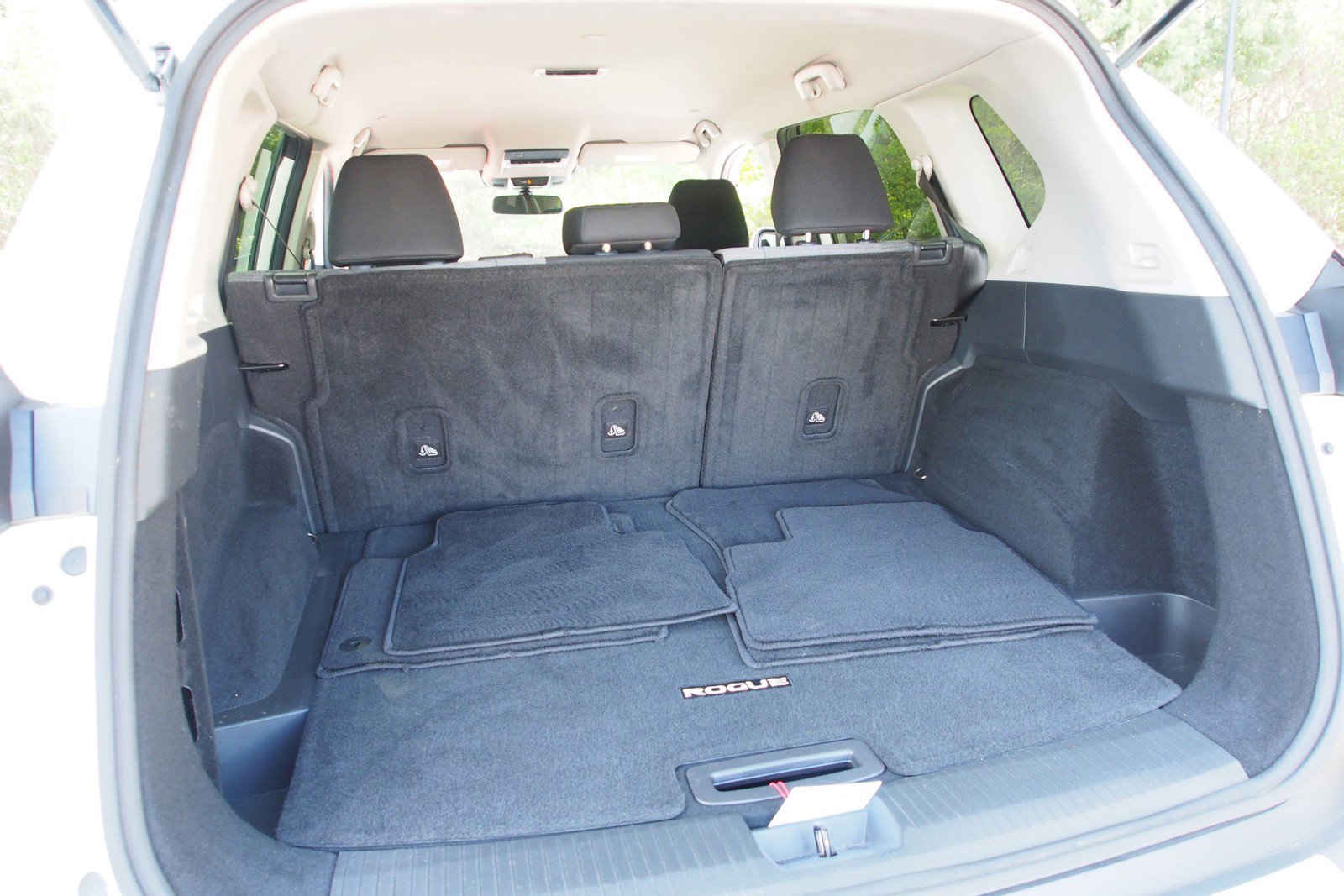 Used 2023 Nissan Rogue SV FWD image 14