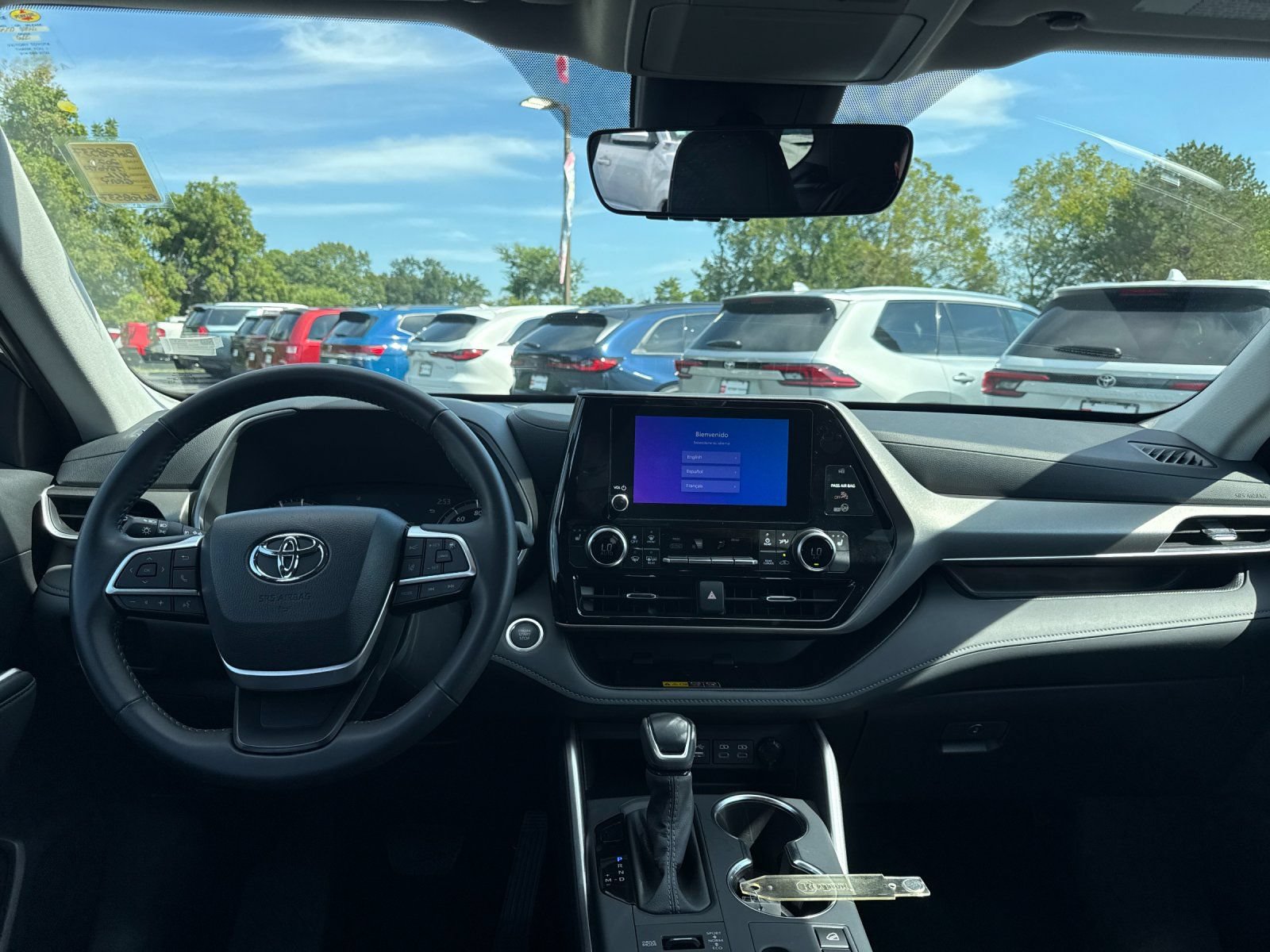 Used 2026 Toyota Highlander XLE AWD/4WD image 13