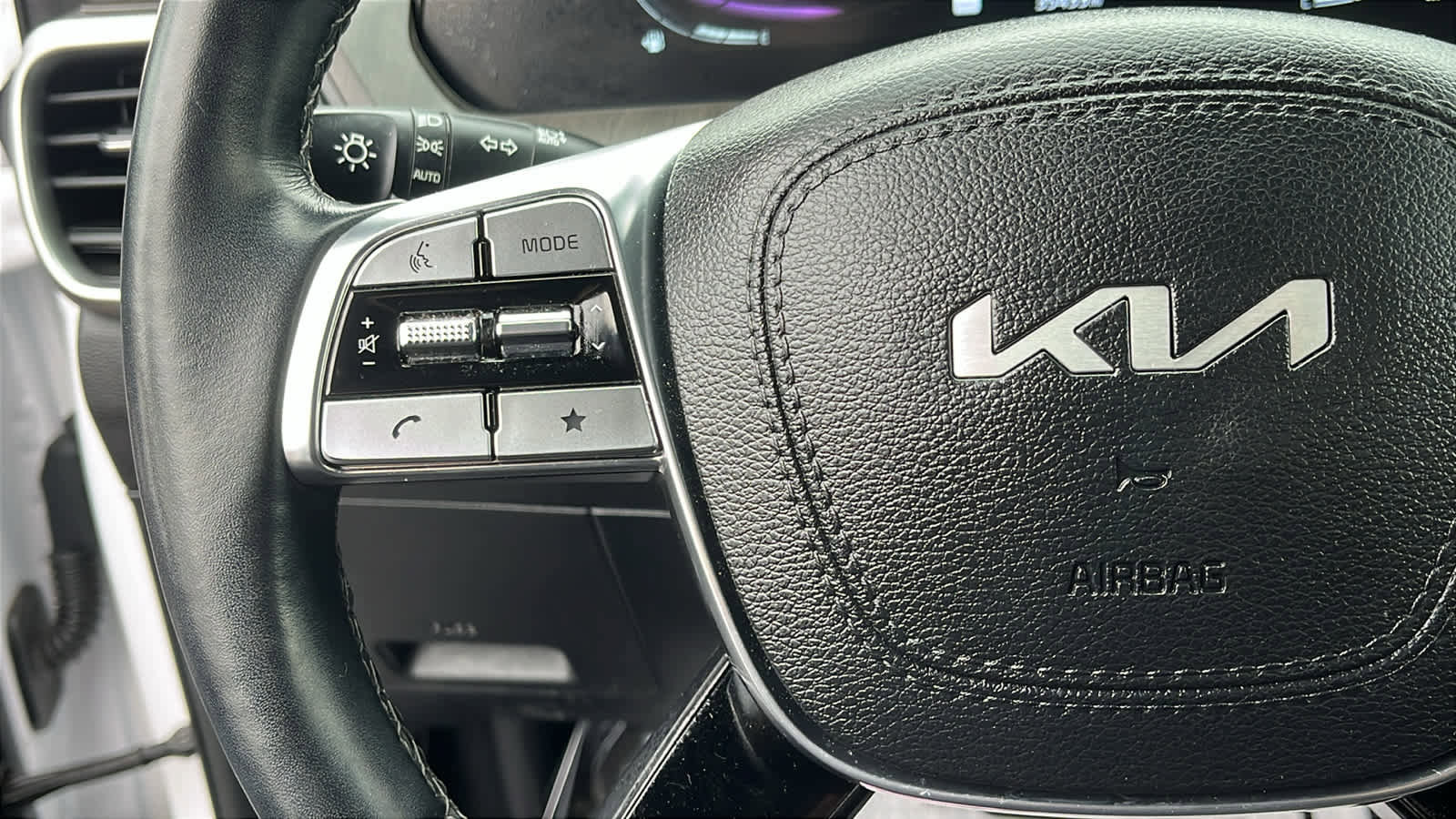 Used 2023 Kia Telluride EX image 13