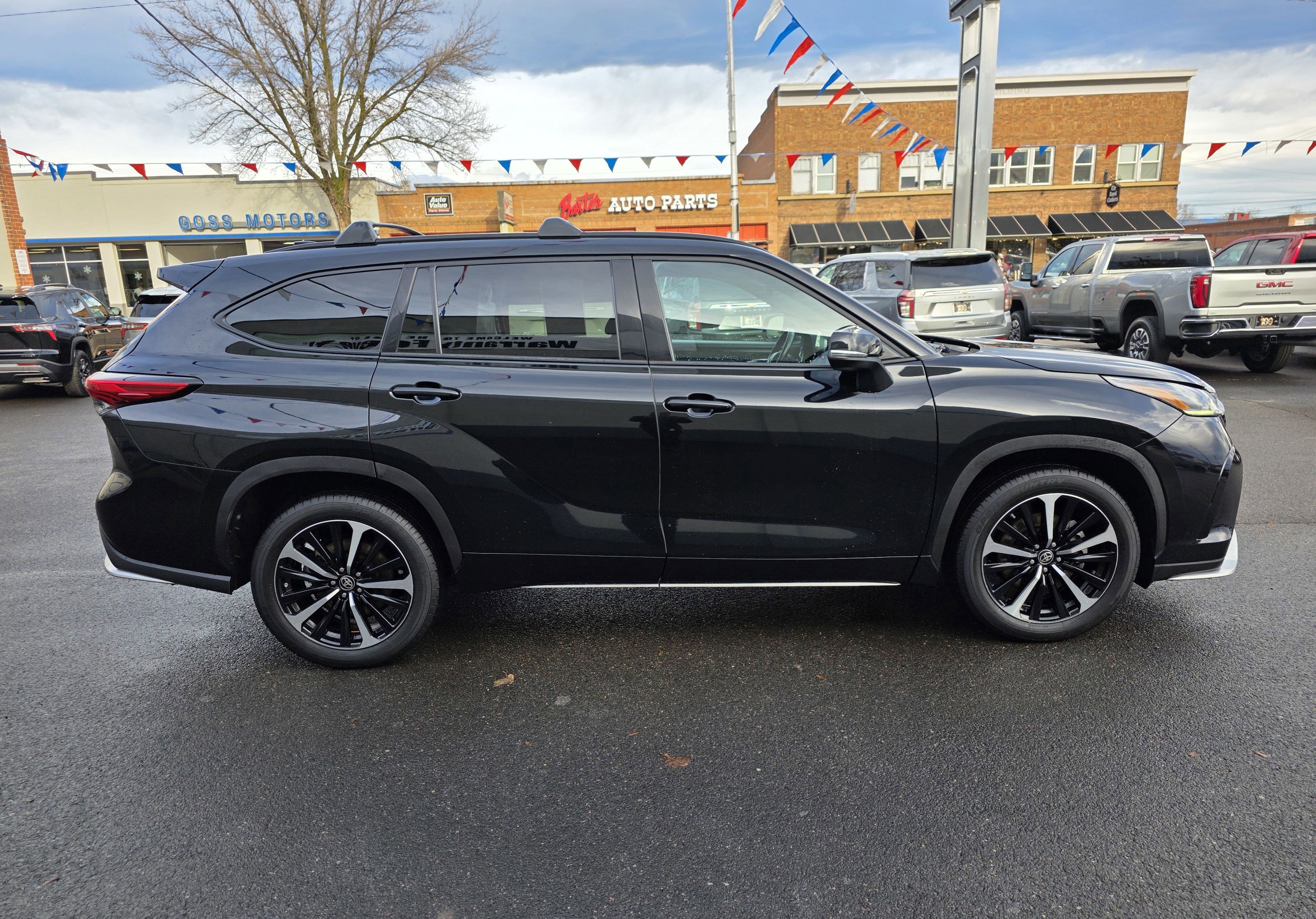 Used 2021 Toyota Highlander XSE image 9