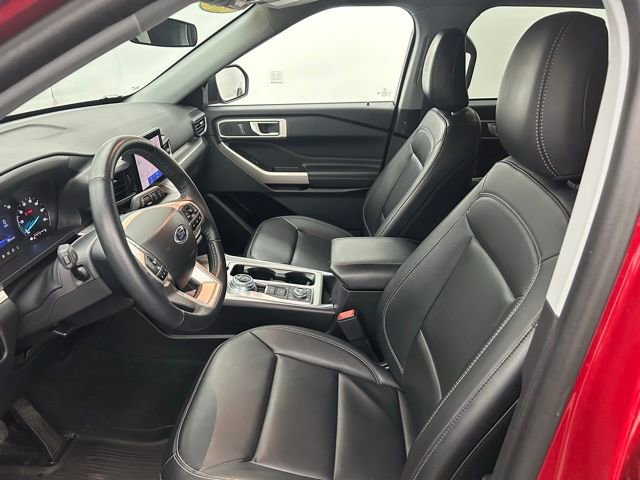 Used 2023 Ford Explorer XLT w/ Equipment Group 202A image 27
