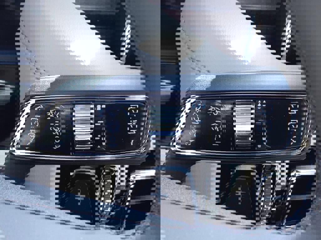 New 2023 Lincoln Nautilus Reserve w/ Equipment Group 202A image 47