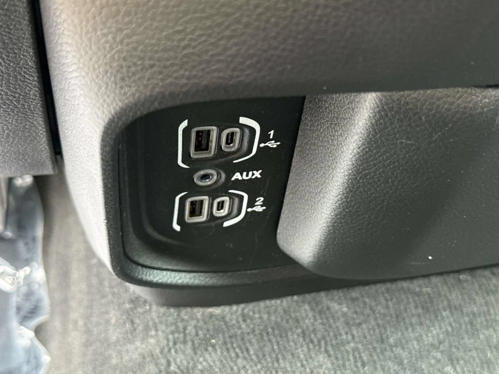 Used 2019 RAM 1500 Laramie AWD/4WD image 24