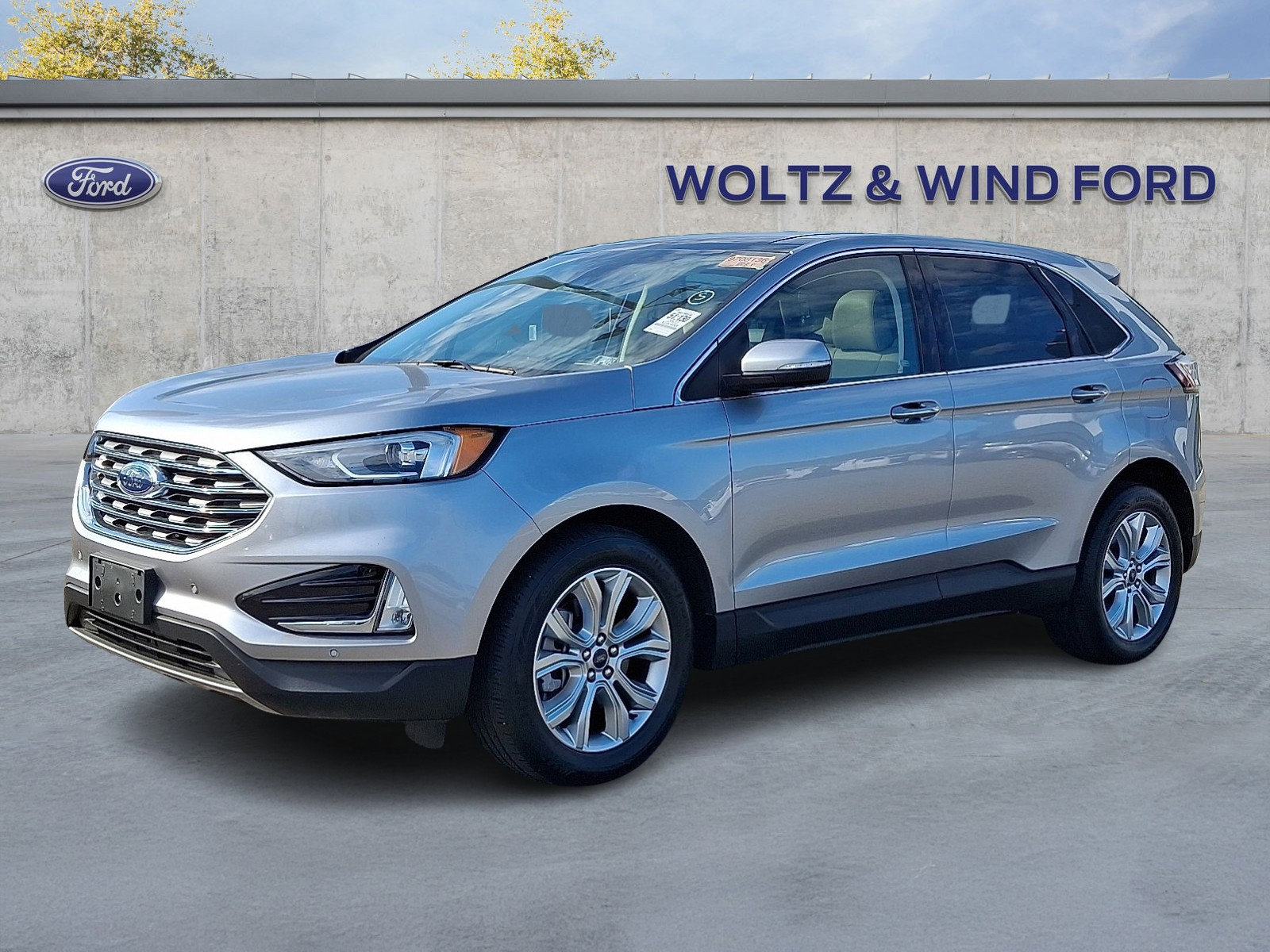 Used 2022 Ford Edge Titanium image 3