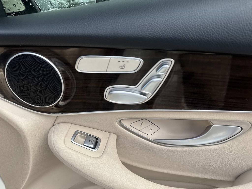 Used 2022 Mercedes-Benz GLC 300 image 16