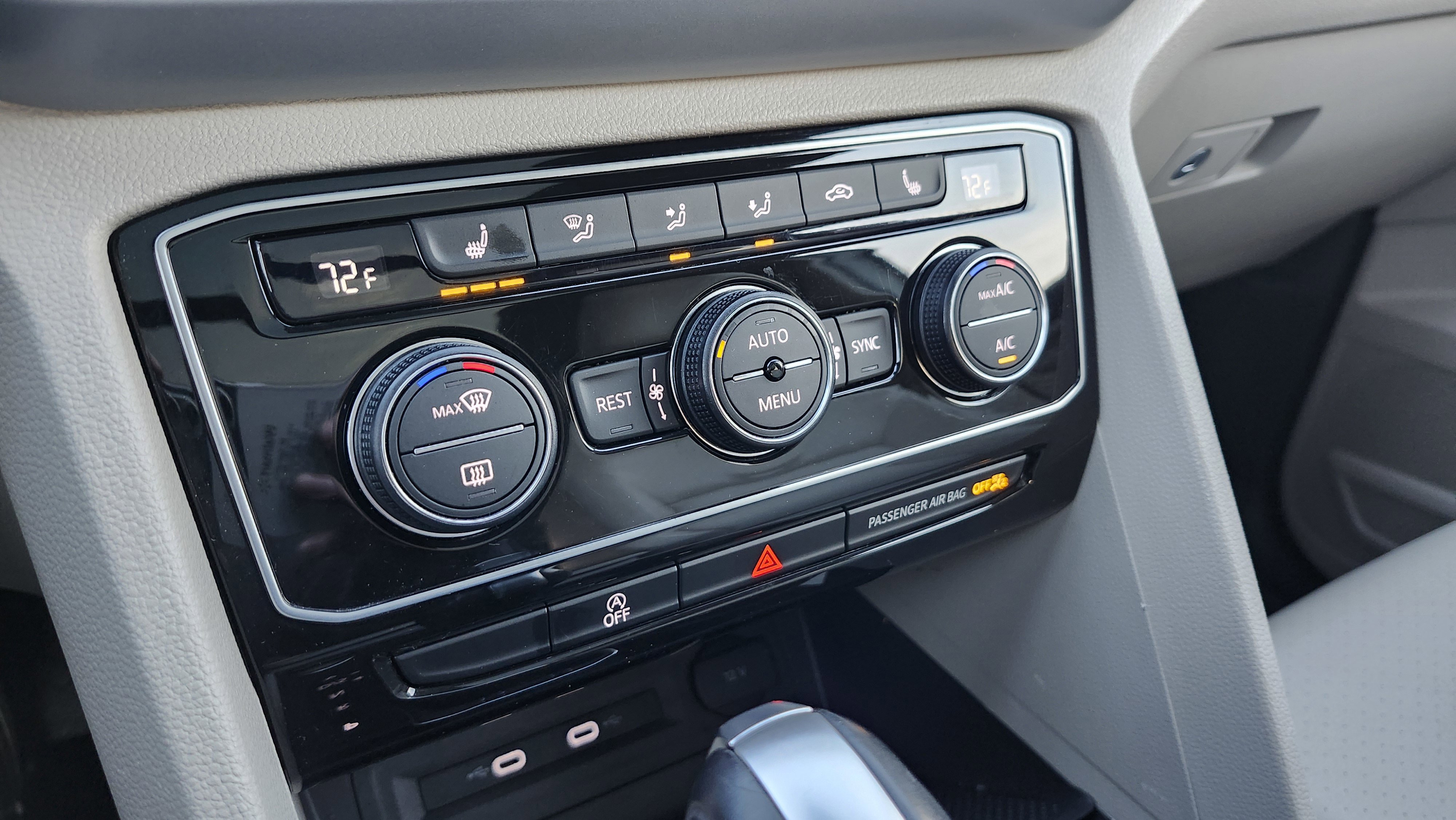 Used 2021 Volkswagen Atlas SEL image 36