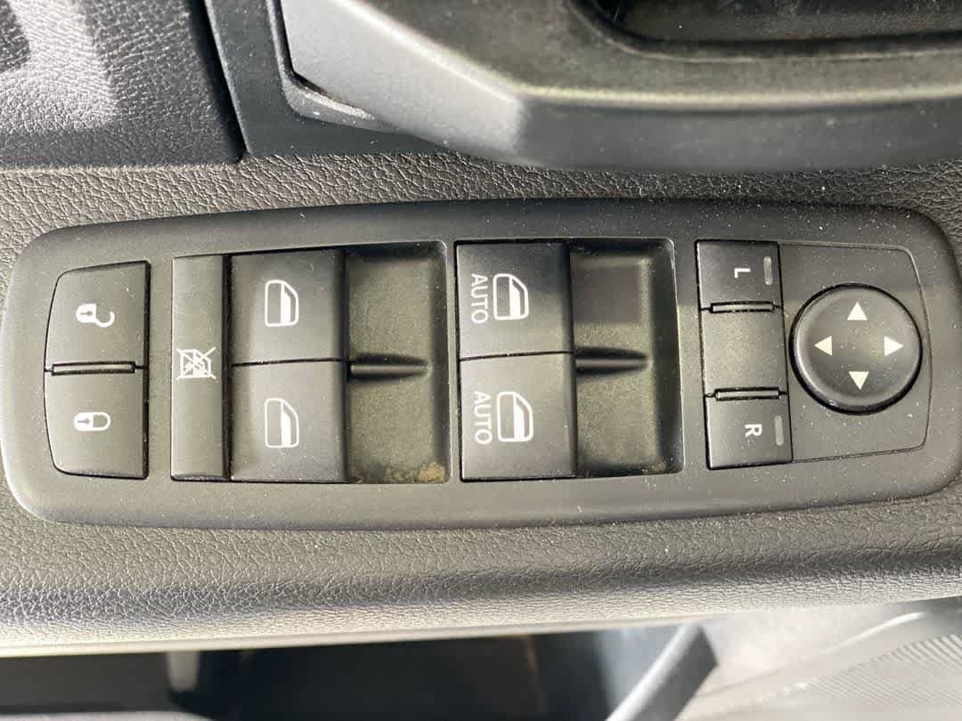 Used 2017 RAM 1500 ST w/ SXT Appearance Group AWD/4WD image 16