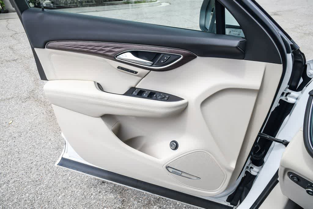 Used 2023 Buick Envision Avenir AWD/4WD image 25