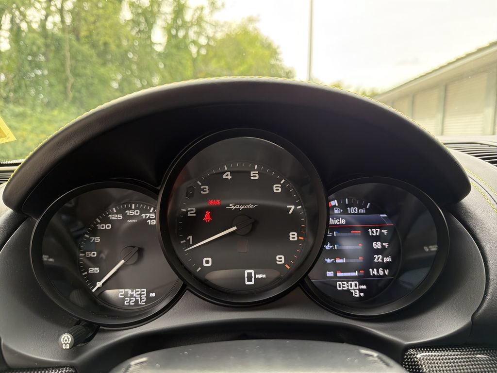 Certified 2016 Porsche Boxster Spyder RWD image 9
