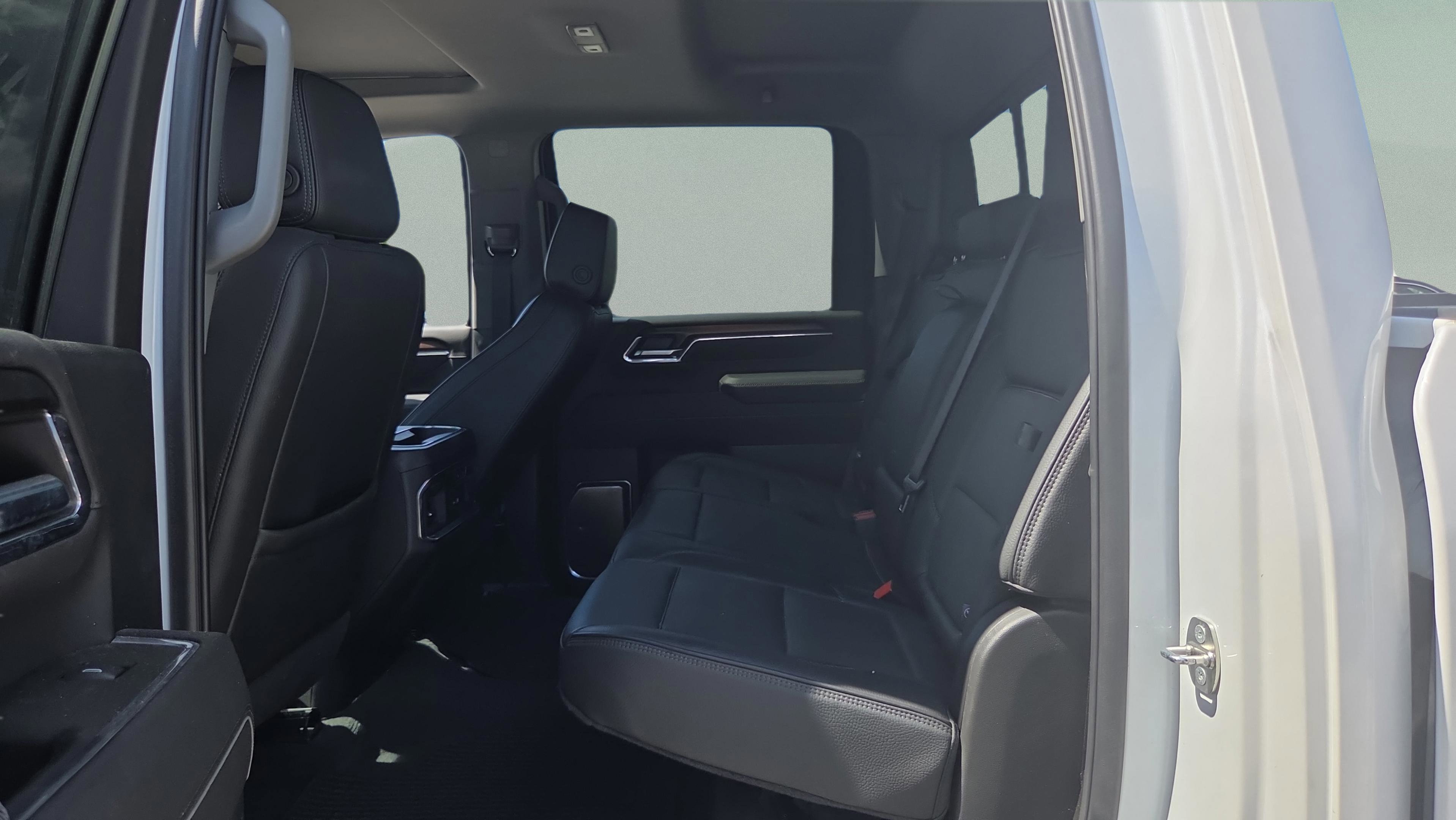 Used 2024 GMC Sierra 2500 Denali w/ Denali Reserve Package AWD/4WD image 10