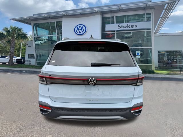 New 2026 Volkswagen Taos SE FWD image 5
