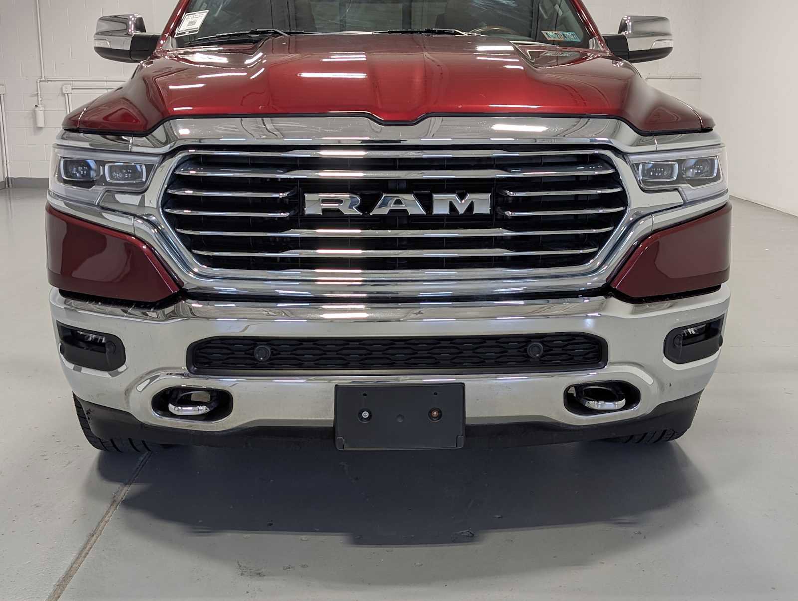Used 2021 RAM 1500 Limited AWD/4WD image 2