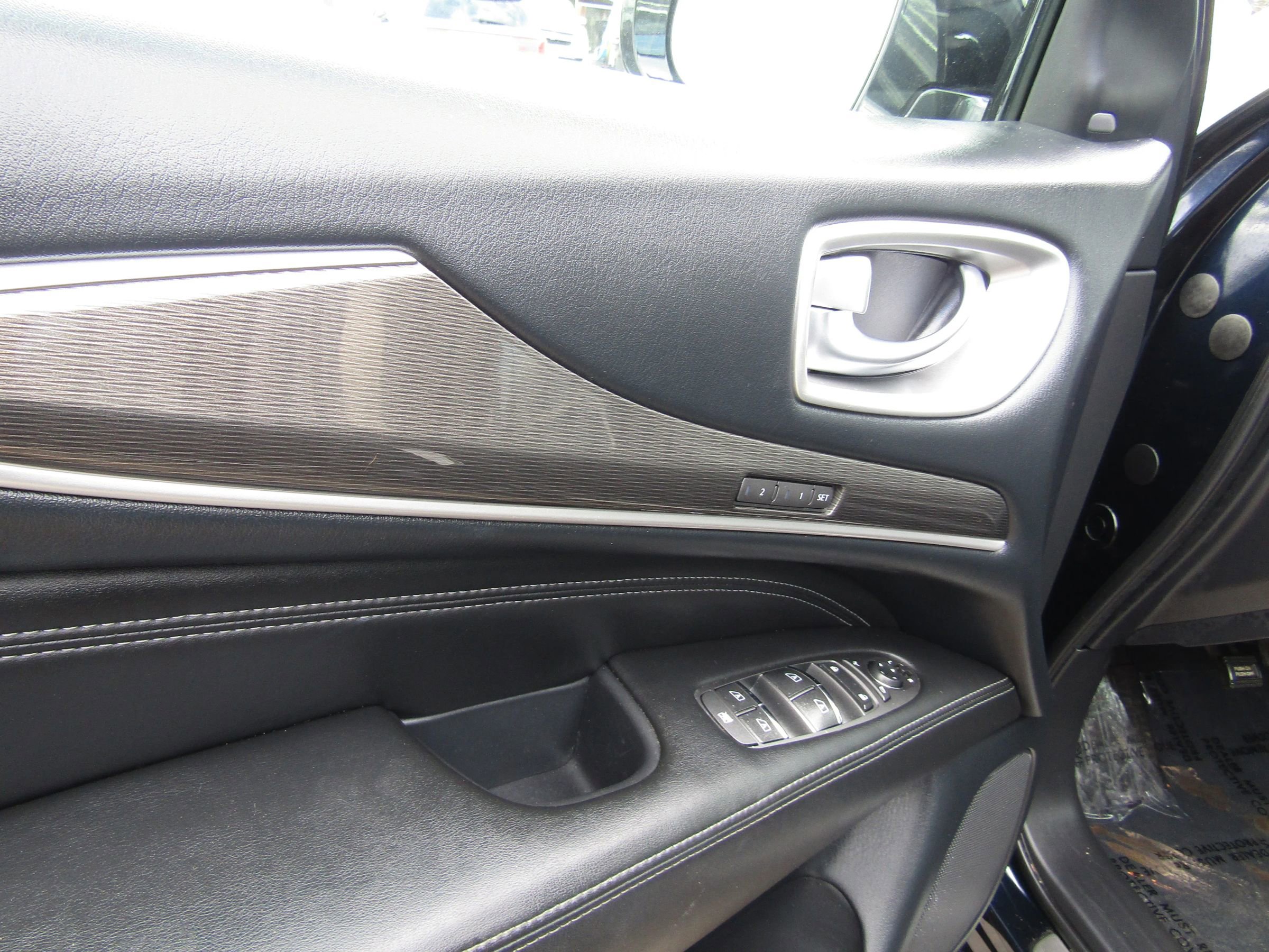 Used 2019 INFINITI QX60 Luxe w/ Essential Package image 21