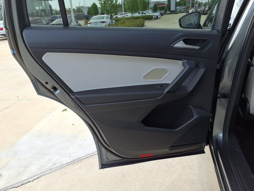 Used 2019 Volkswagen Tiguan S FWD image 17