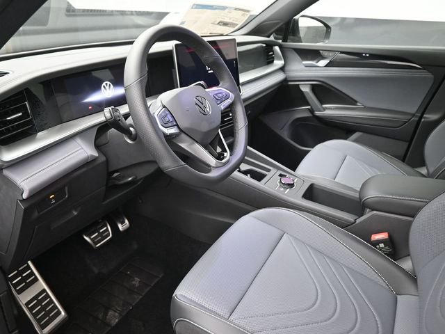New 2026 Volkswagen Tiguan SE R-Line image 18