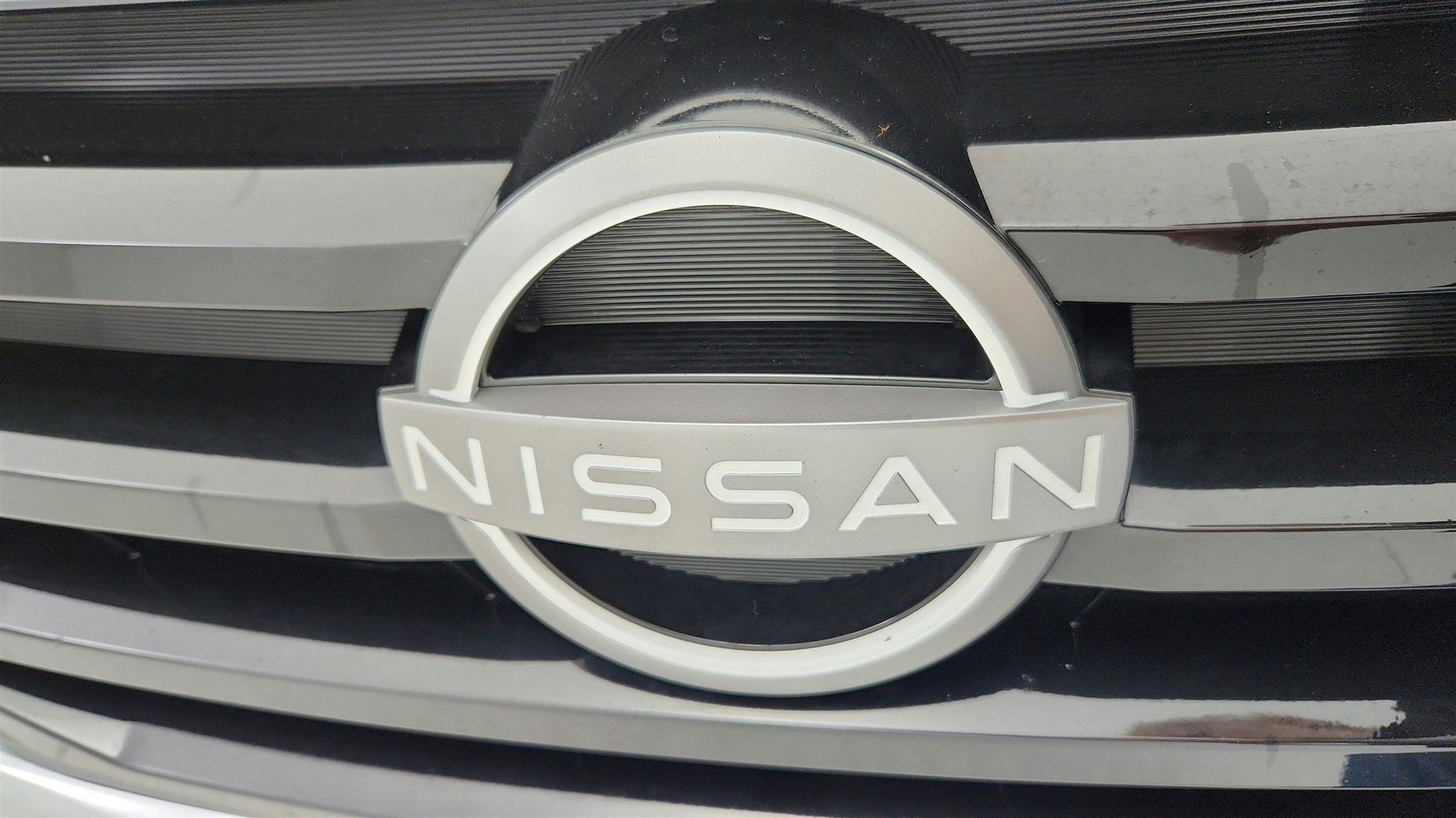 Used 2025 Nissan Pathfinder SV image 28