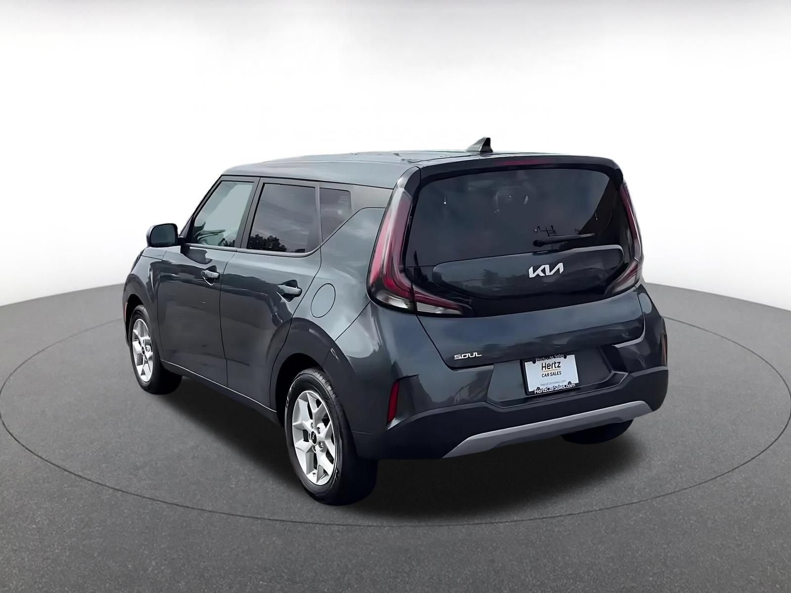 Used 2025 Kia Soul LX w/ LX Technology Package FWD image 11
