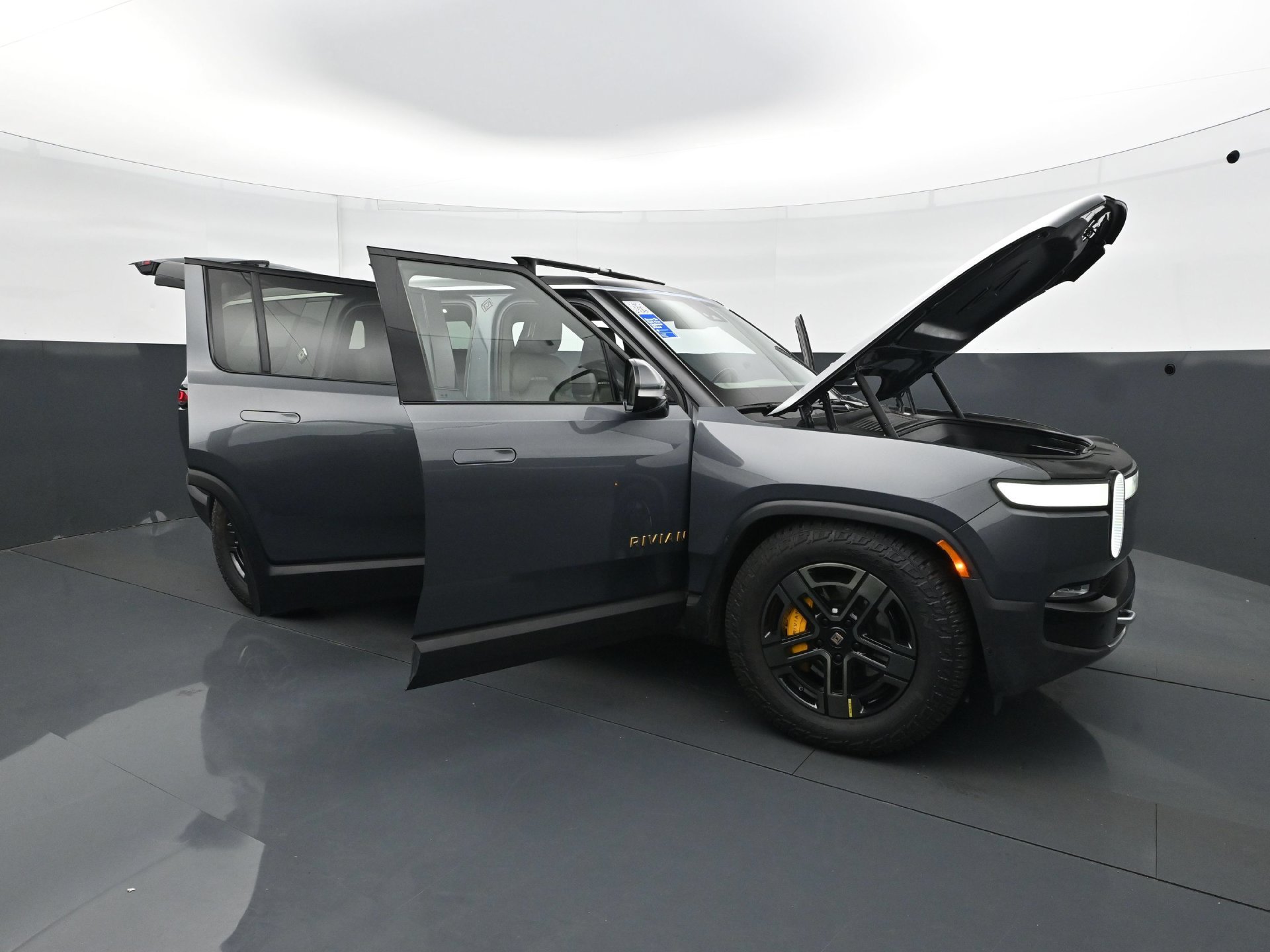 Used 2023 Rivian R1S Adventure Quad AWD/4WD image 38