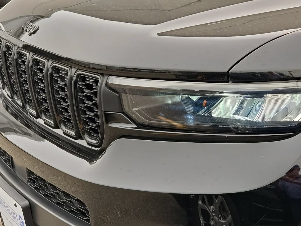 Certified 2023 Jeep Grand Cherokee L Laredo AWD/4WD image 7