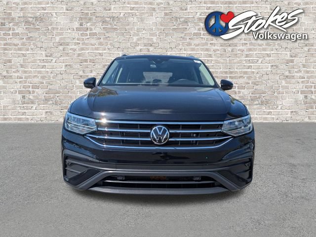 Certified 2023 Volkswagen Tiguan SE w/ Panoramic Sunroof Package FWD image 9