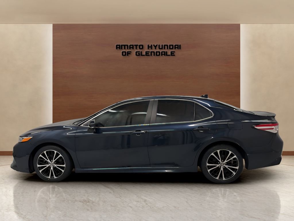 Used 2020 Toyota Camry SE w/ Cold Weather Package AWD/4WD image 2