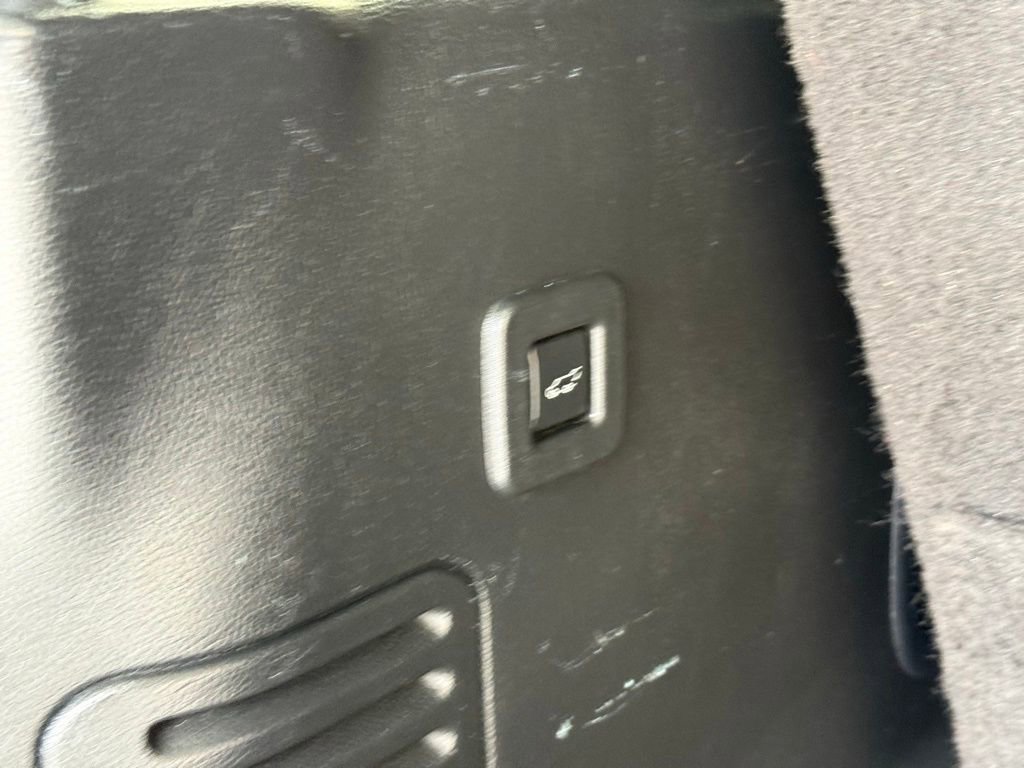 Used 2017 Ford Expedition Limited w/ Equipment Group 301A AWD/4WD image 6