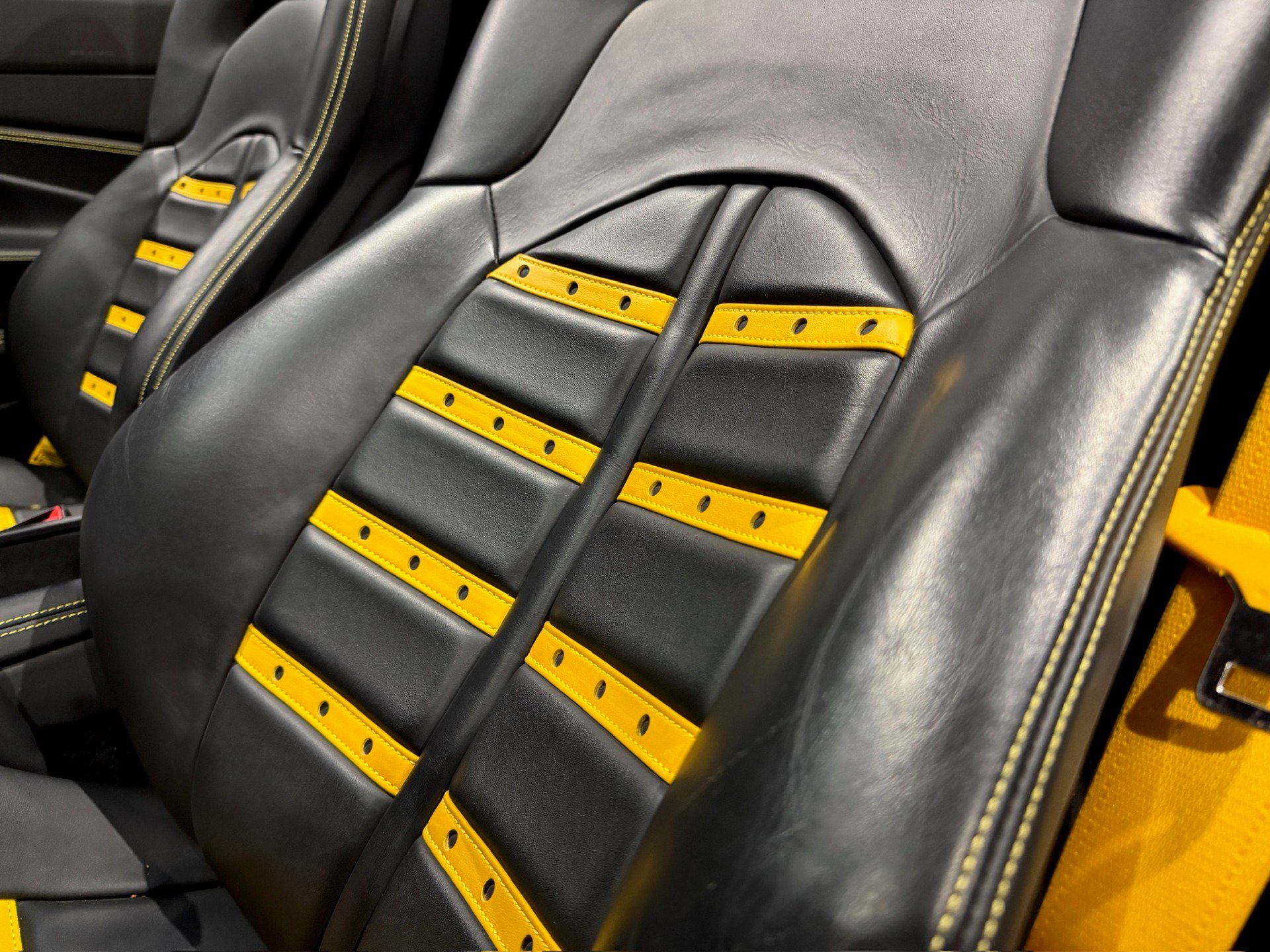 Used 2023 Ferrari F8 Tributo RWD image 44