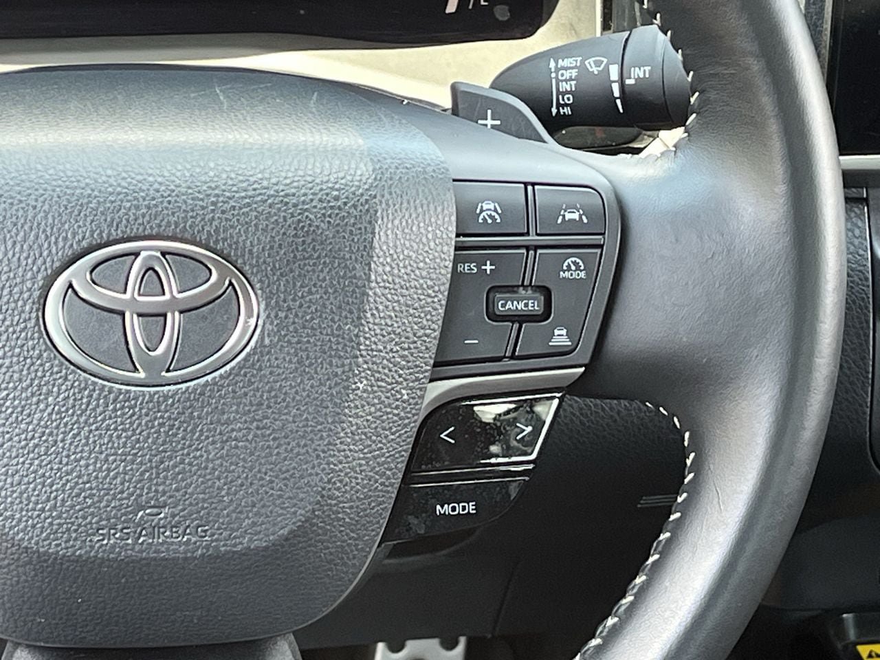 Used 2025 Toyota Camry SE FWD image 14