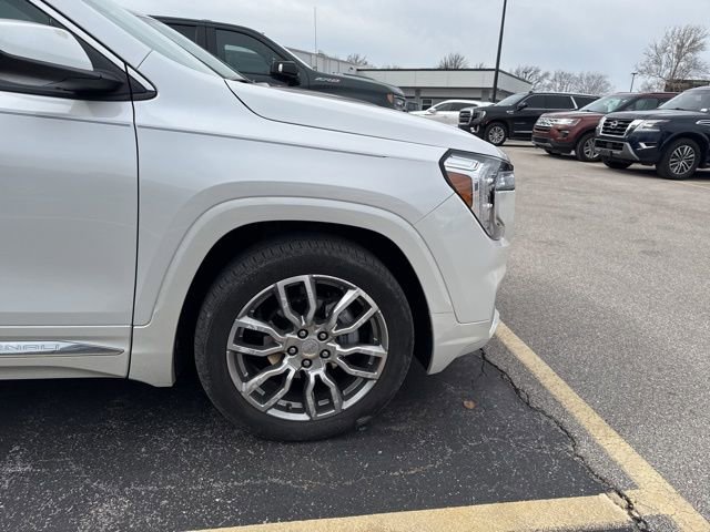 Used 2024 GMC Terrain Denali image 4