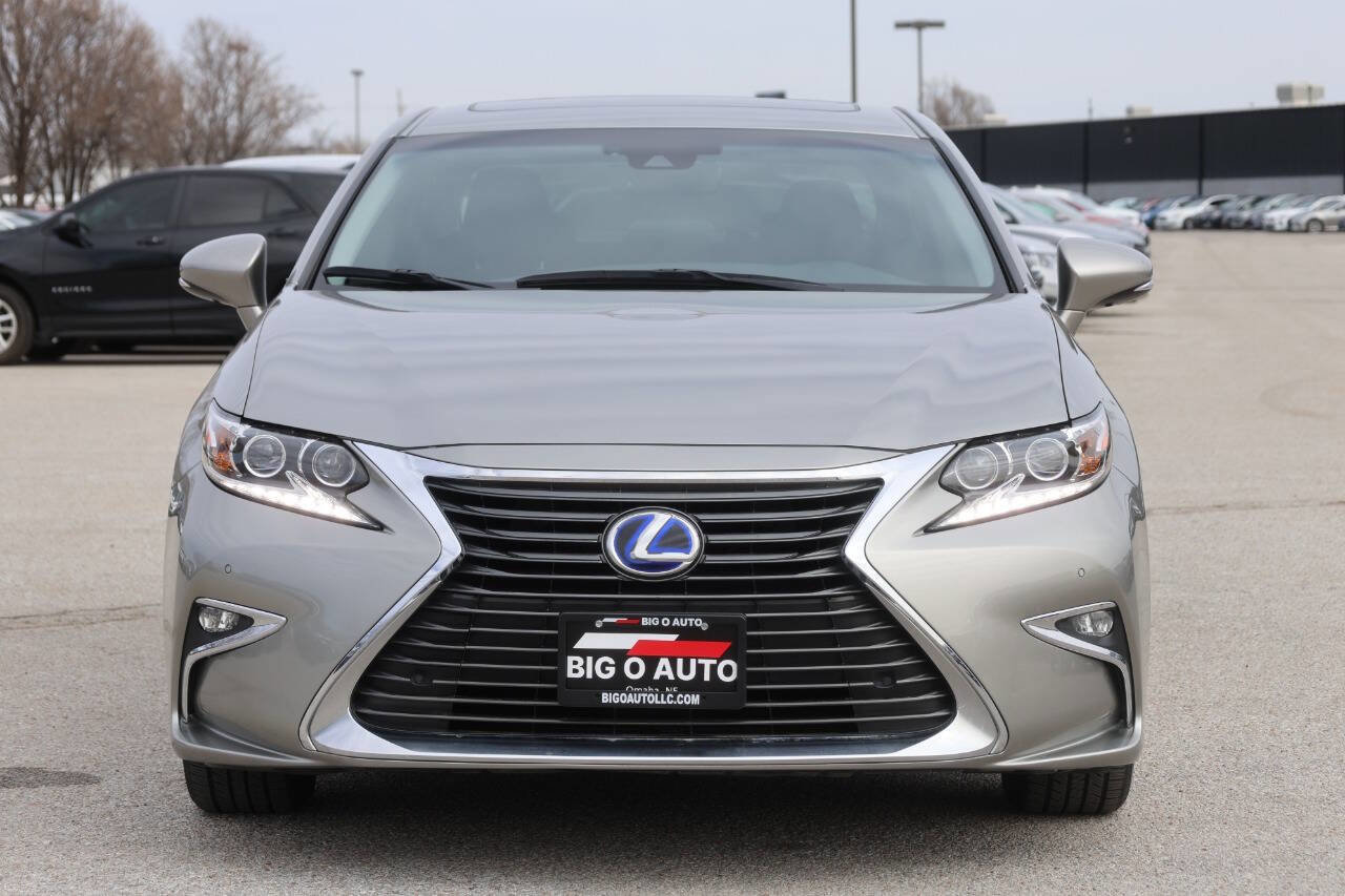Used 2018 Lexus ES 300h w/ Navigation Package FWD image 5