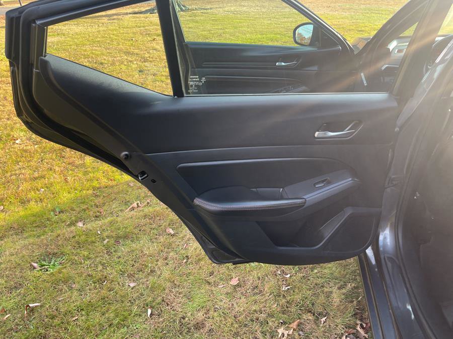 Used 2021 Nissan Altima 2.5 SR w/ SR Premium Package image 19