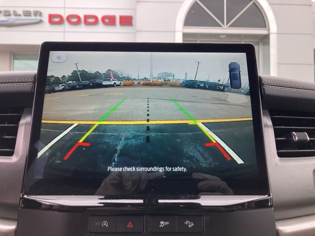 Used 2024 Ford Expedition XLT image 17