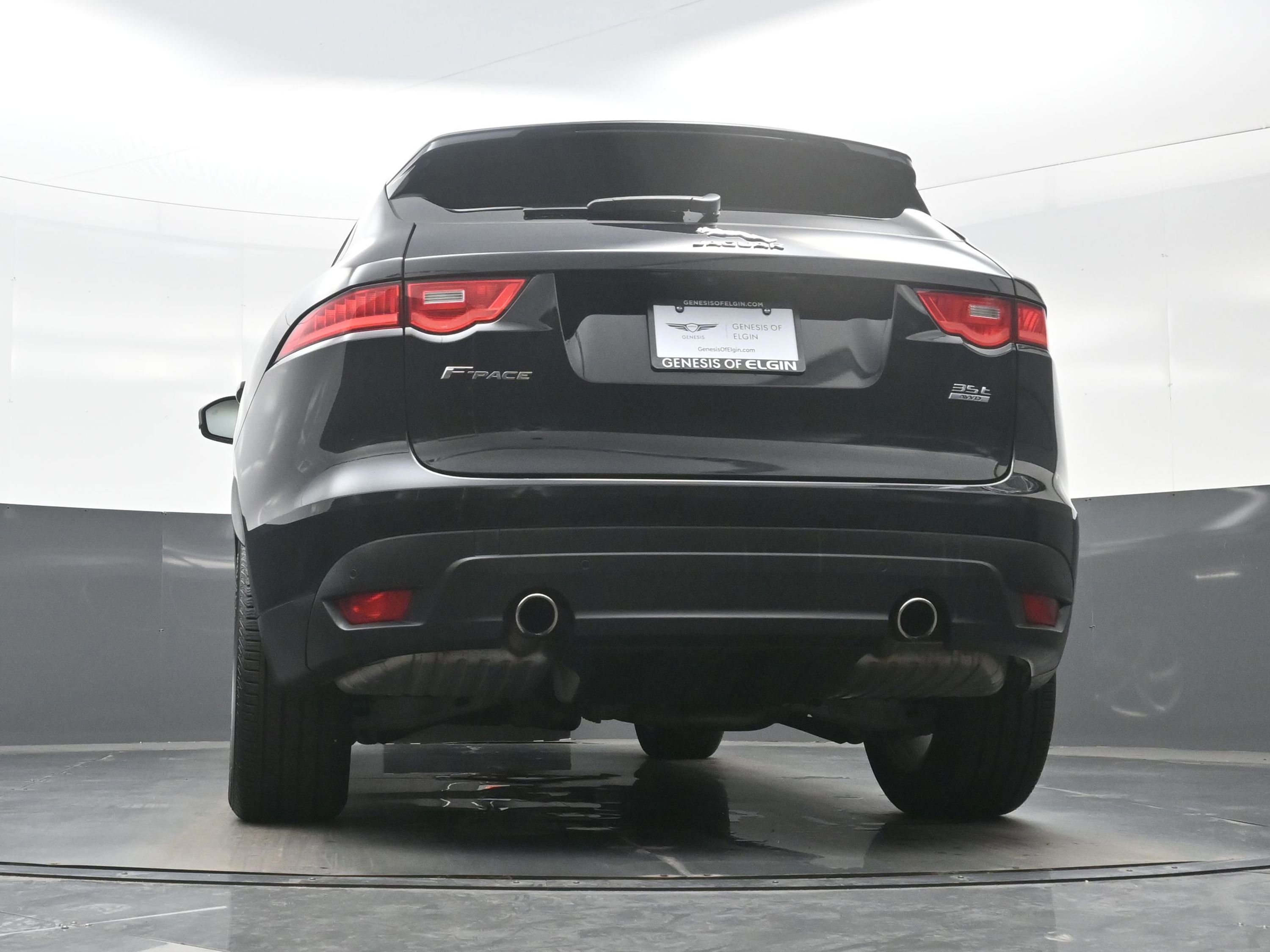 Used 2017 Jaguar F-PACE Premium image 33