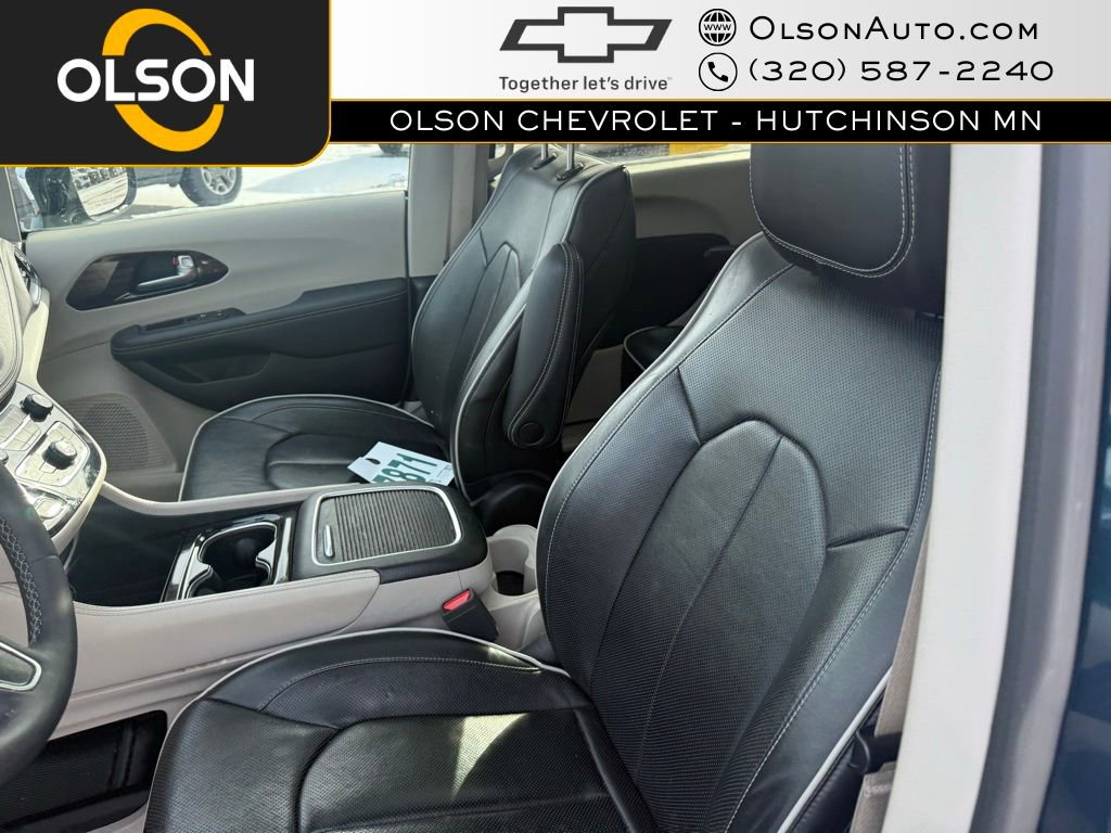 Used 2023 Chrysler Pacifica Limited image 9