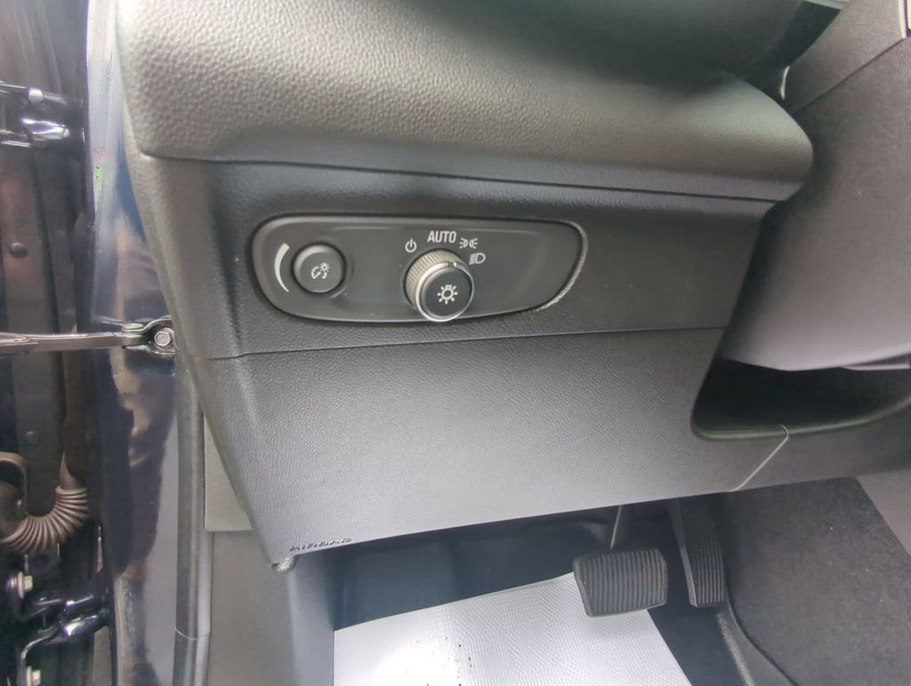 Used 2021 Buick Envision Preferred AWD/4WD image 14