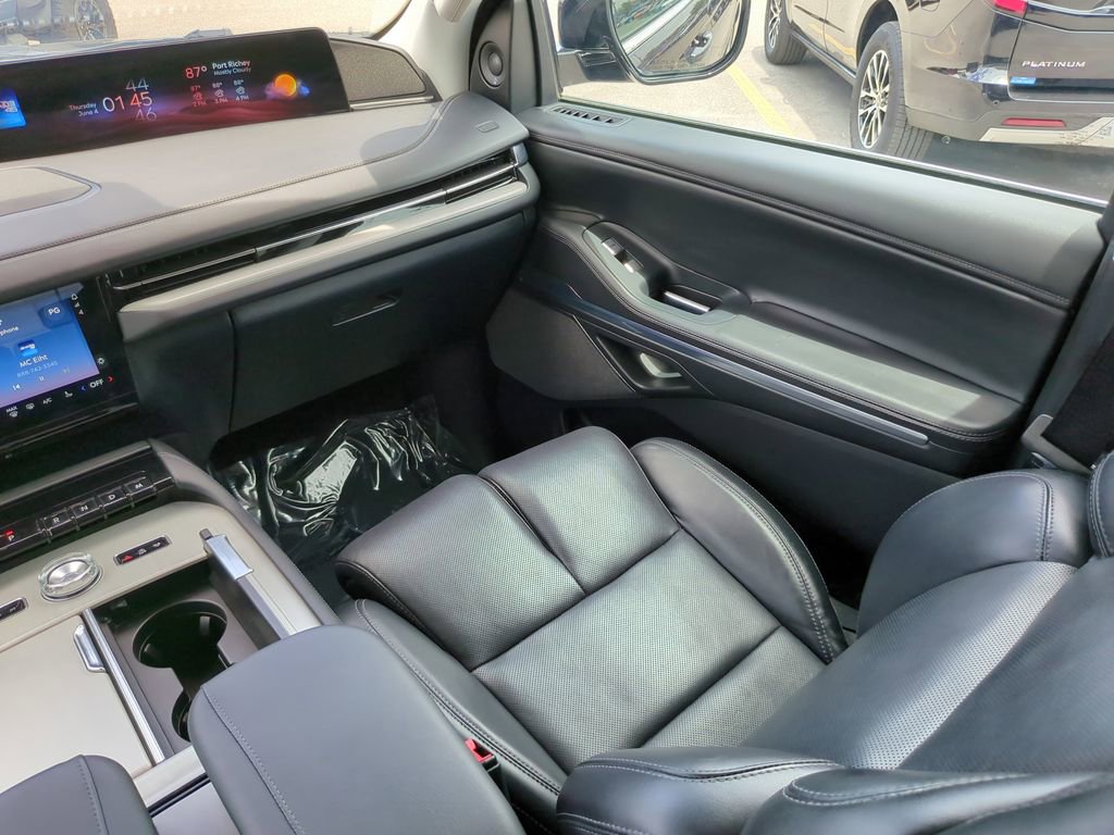 Used 2025 Lincoln Navigator L Reserve AWD/4WD image 18