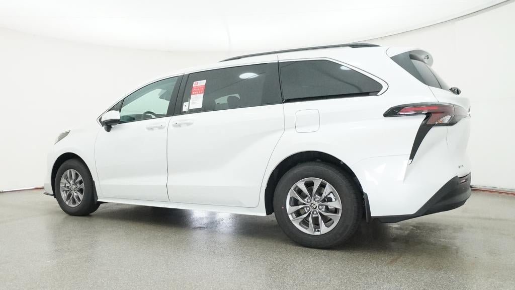 New 2026 Toyota Sienna XLE FWD image 20