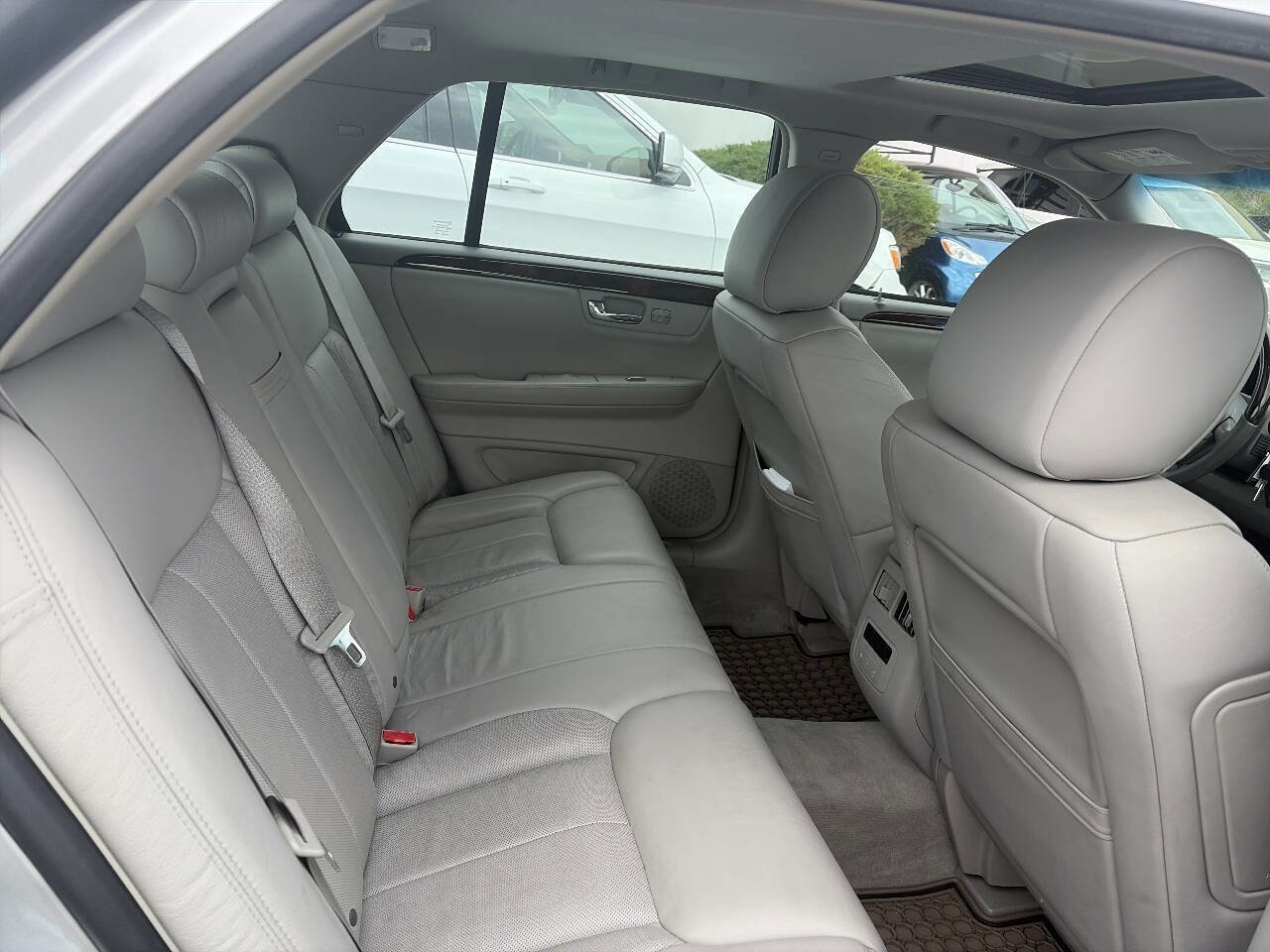 Used 2011 Cadillac DTS Premium FWD image 6