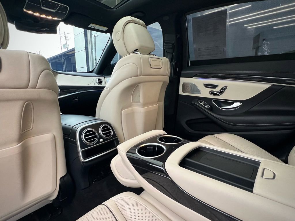 Used 2018 Mercedes-Benz S 560 Sedan image 19