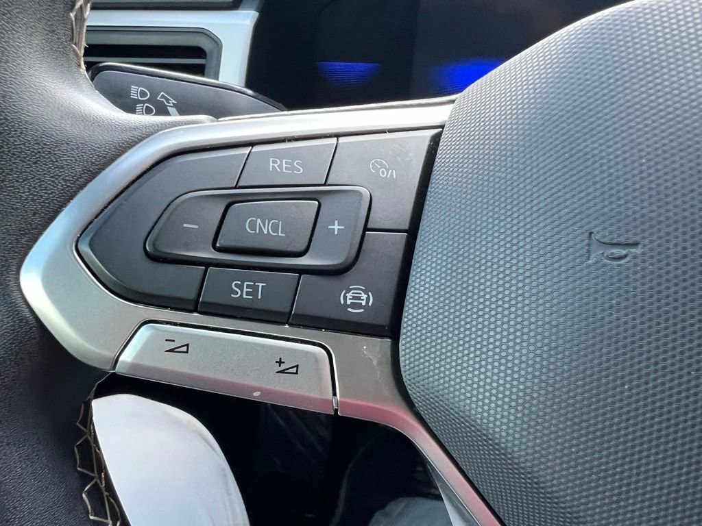 Used 2022 Volkswagen Atlas Cross Sport SE FWD image 39